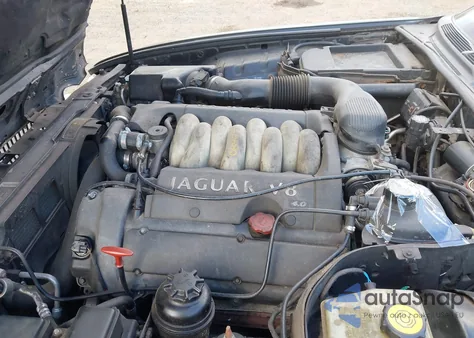 1999 Jaguar Xj8 L z USA, uszkodzony, nr VIN SAJHX6043XC856732